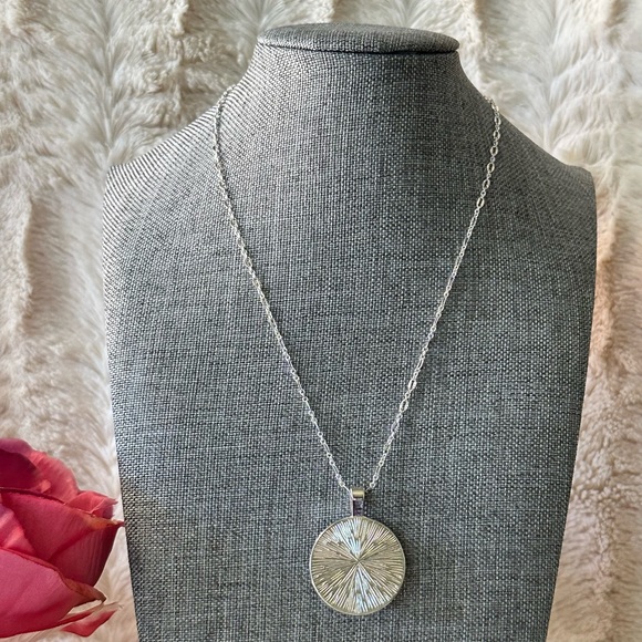 Hand painted Abstract Acrylic fluid art round bezel pendant necklace red white - Picture 7 of 8